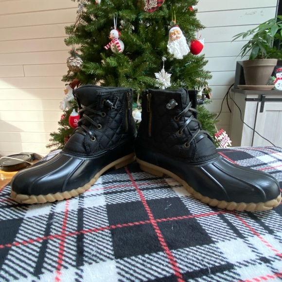 Women All Weather Nautica Boots - Picture 5 of 5